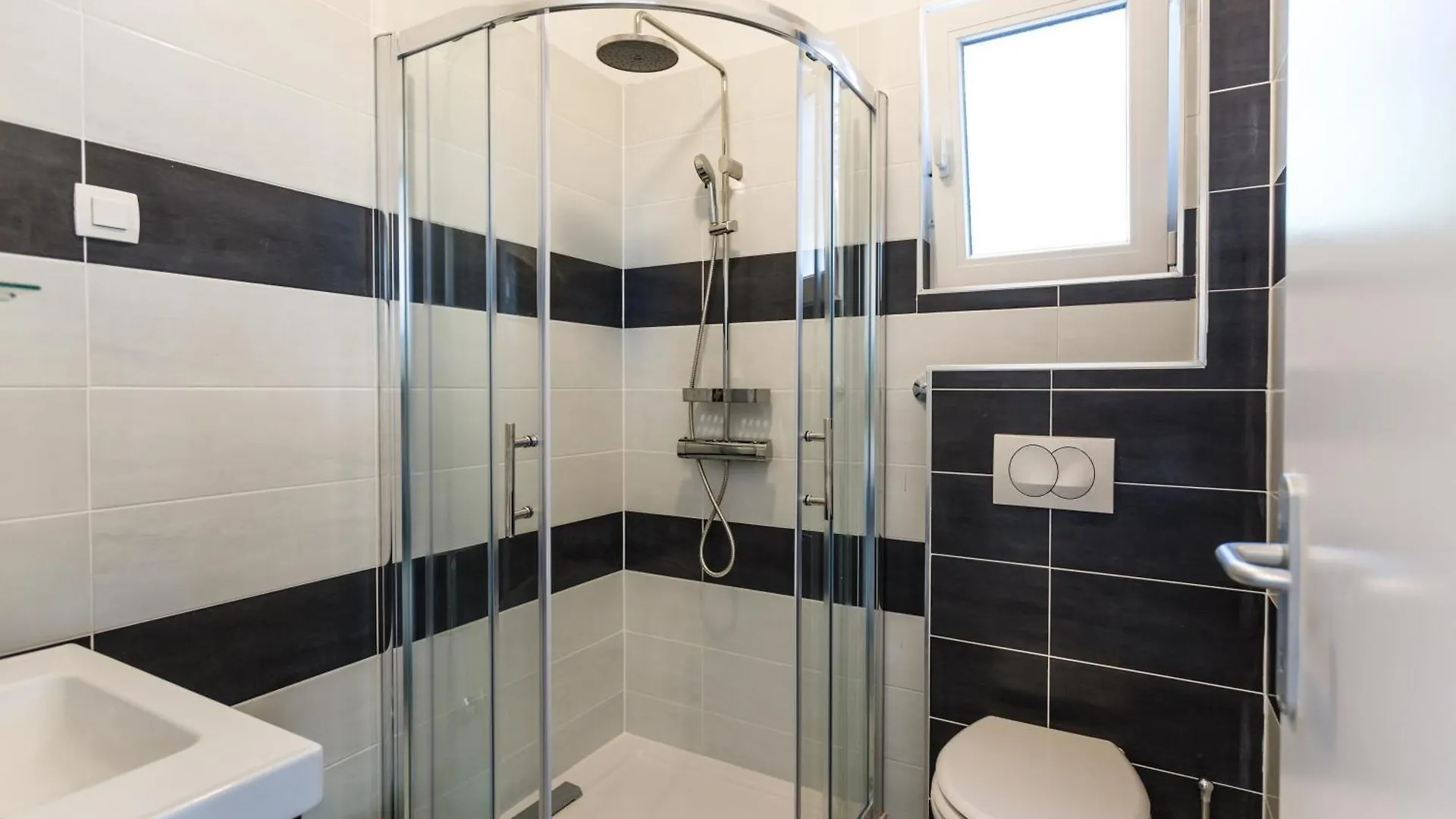 Apartments With A Parking Space Krk - 22425 Krk Town 0*,