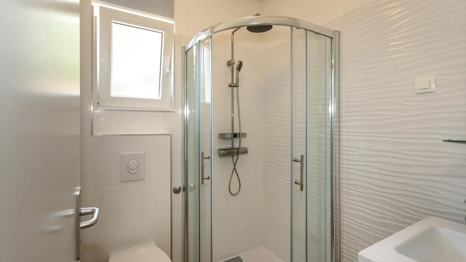 Apartments With A Parking Space Krk - 22425 Krk Town